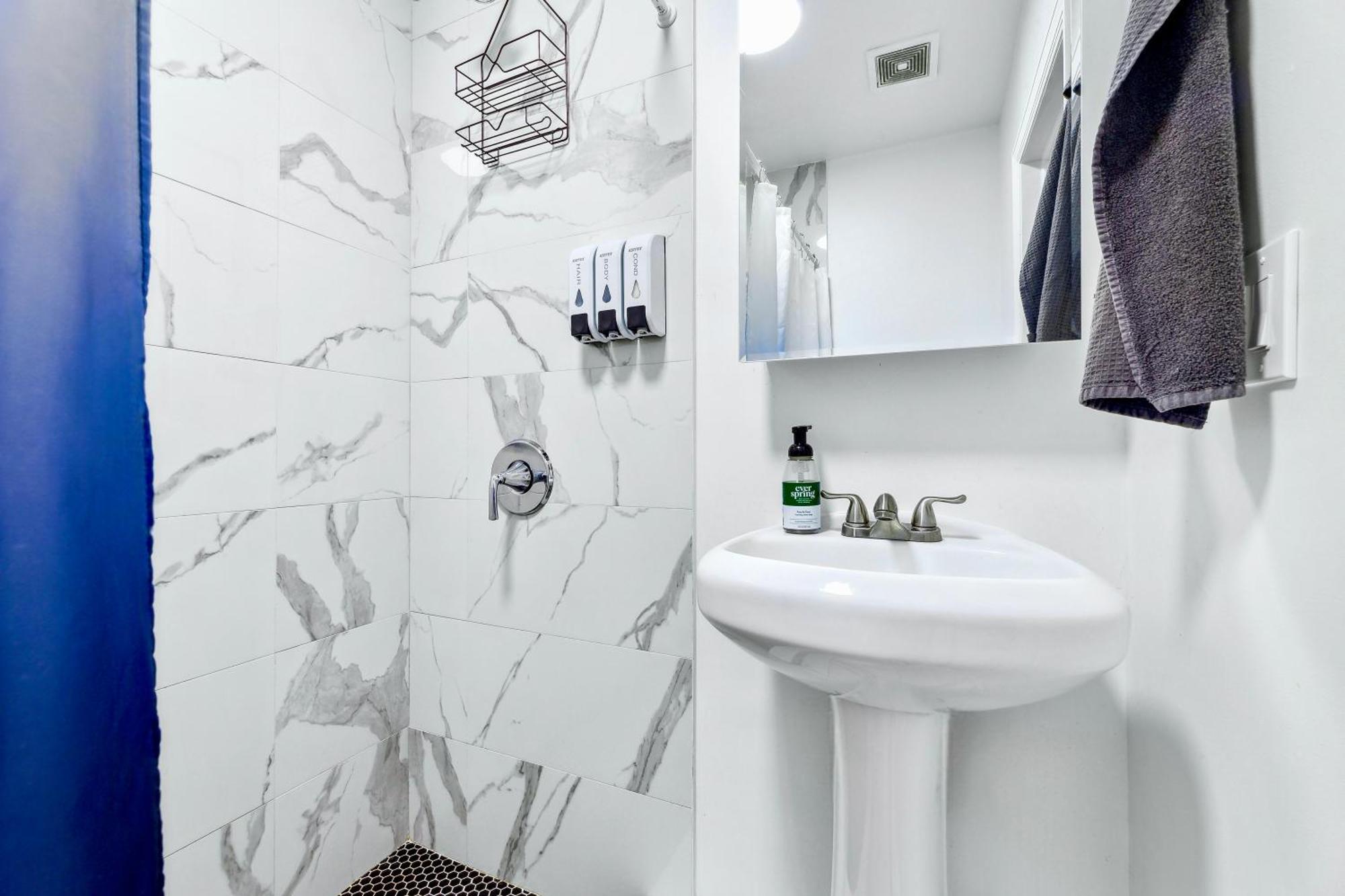 Homelike Suites In The Heart Of China Town New York Luaran gambar